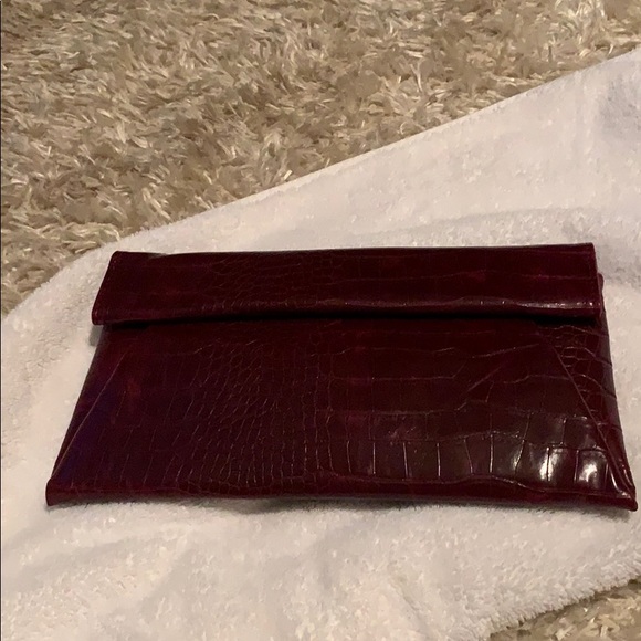 Urban Expressions Handbags - Burgundy clutch
